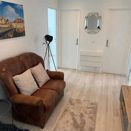 Tenjin 11 Guest house